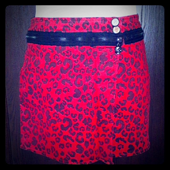 Iron Fist Dresses & Skirts - Iron Fist Red Flag Skirt❤🖤